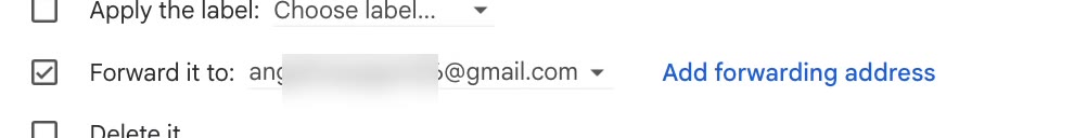 В фильтре отмечена галочка Forward it to и выбран адрес Gmail
